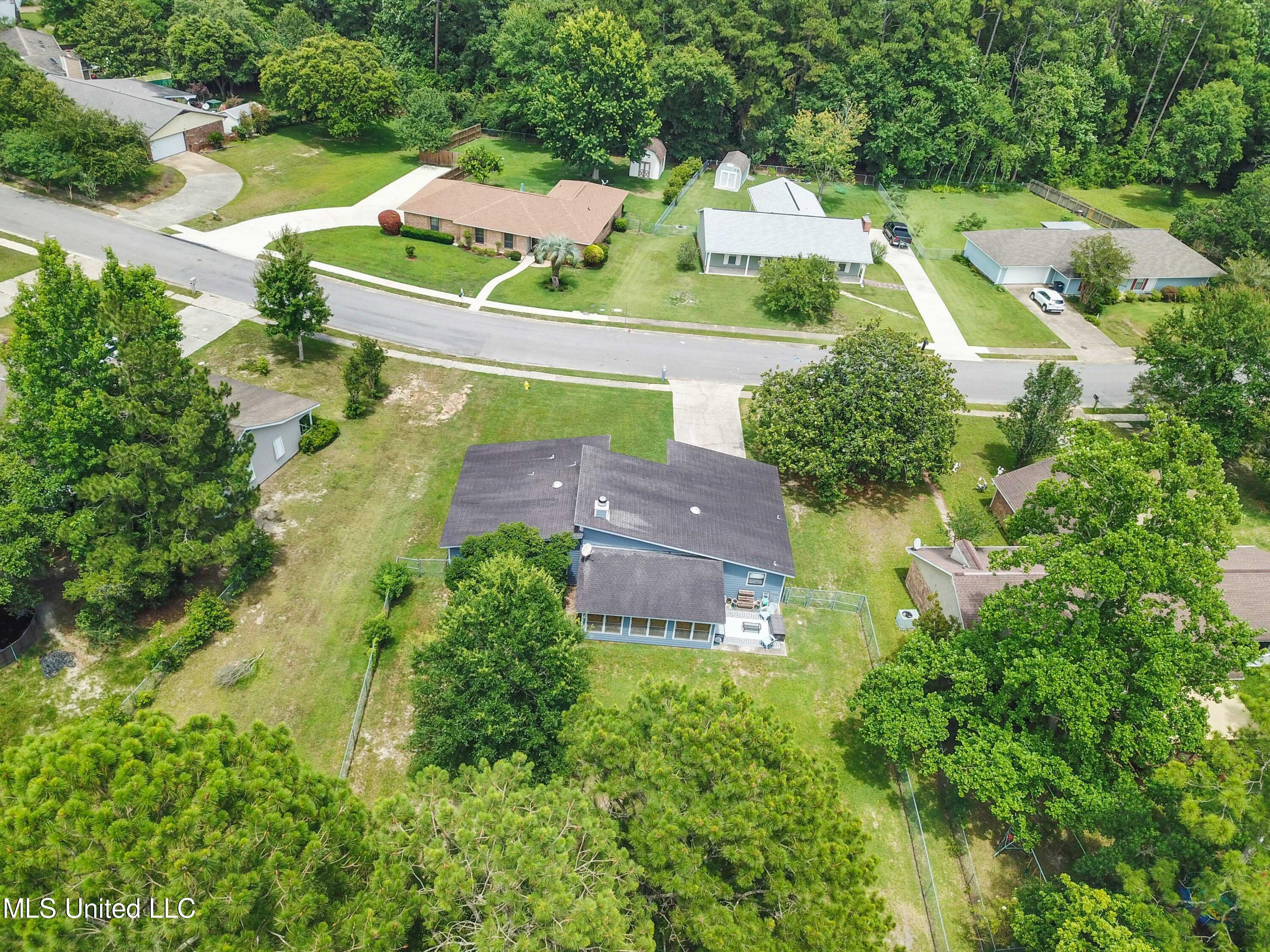 1323 Diller Road Ocean Springs, MS 39564 - Photo 31 of 34 031