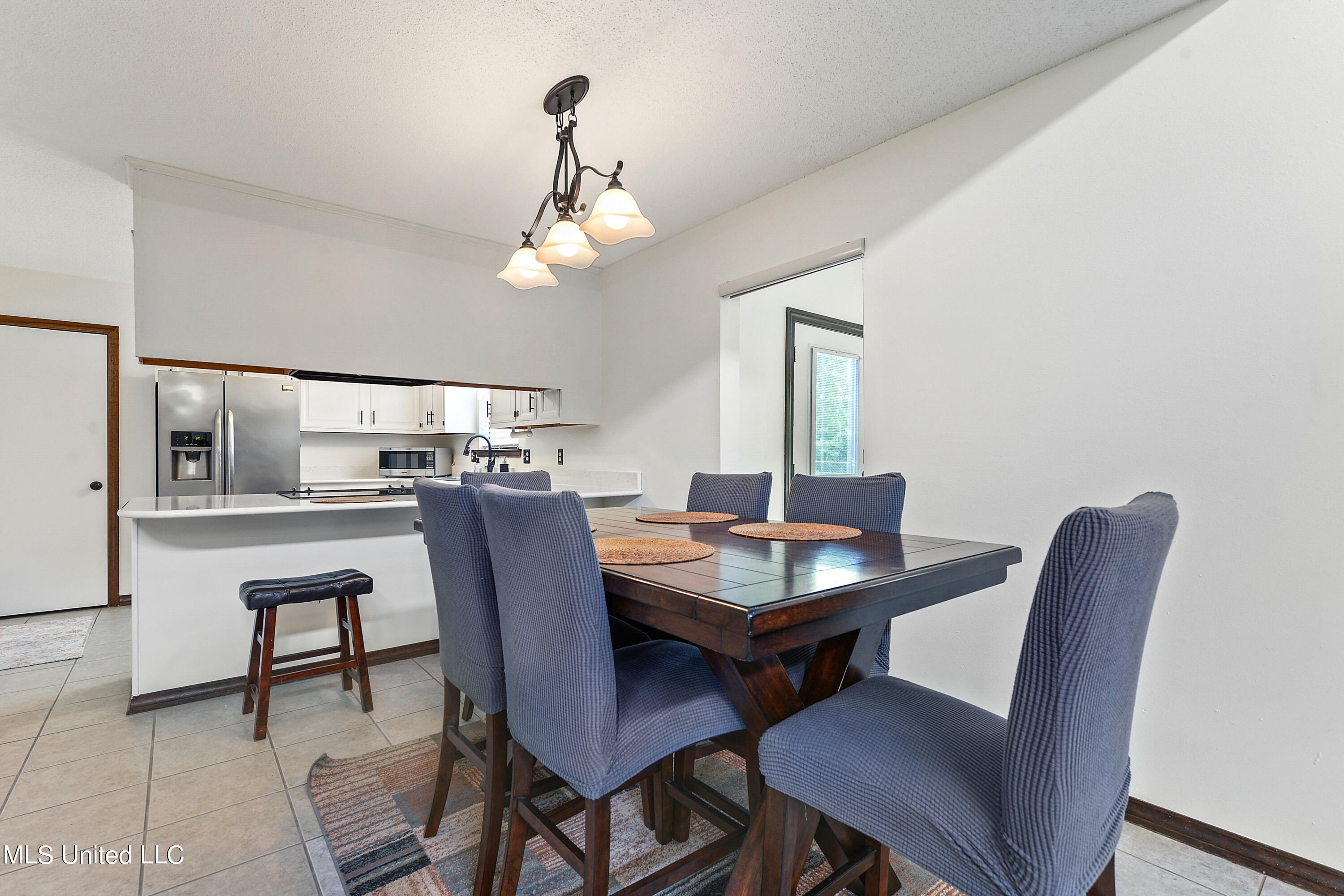 1323 Diller Road Ocean Springs, MS 39564 - Photo 8 of 34 008