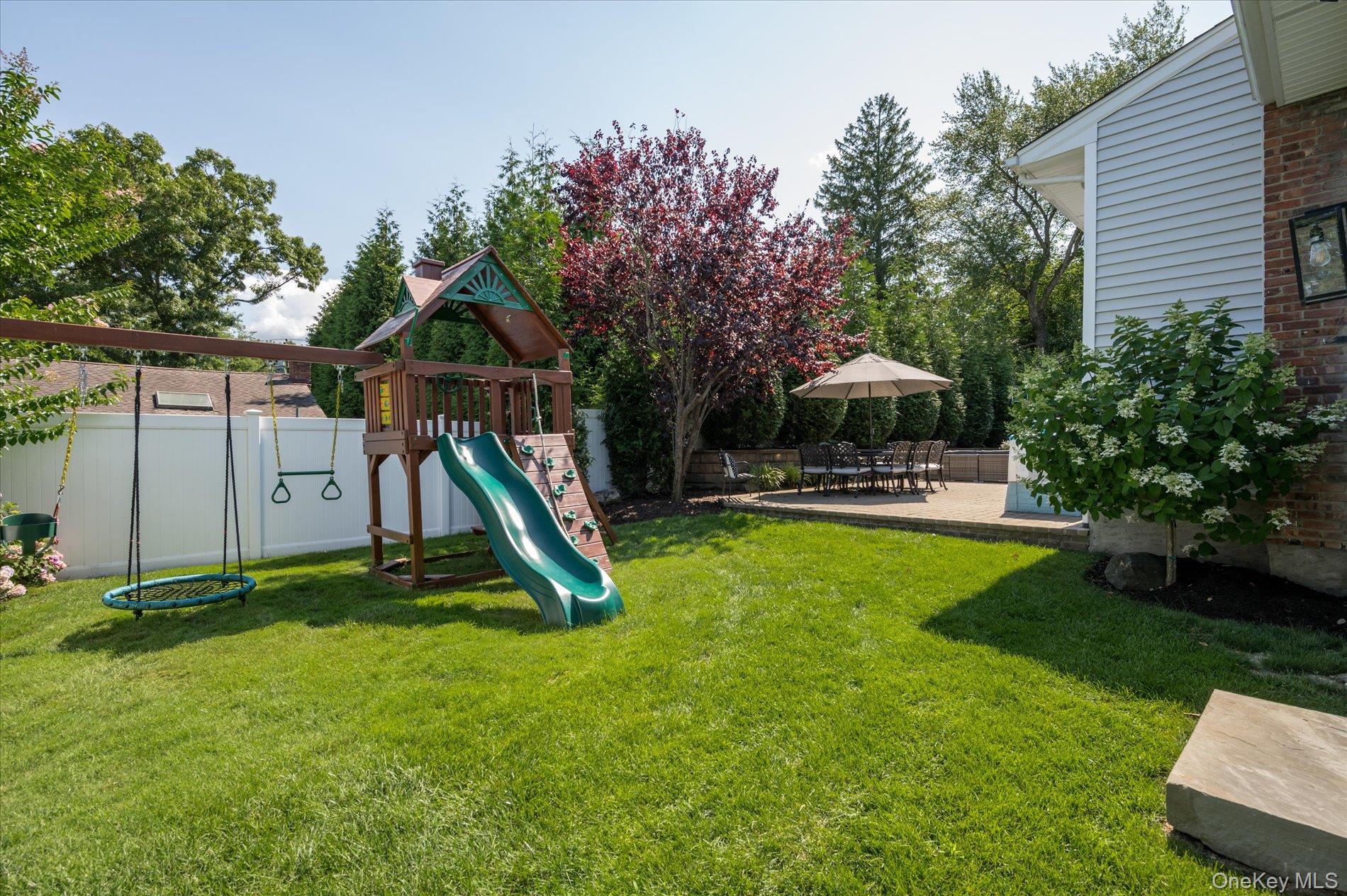15 Pound Ridge Road Plainview, NY 11803 - Photo 30 of 38