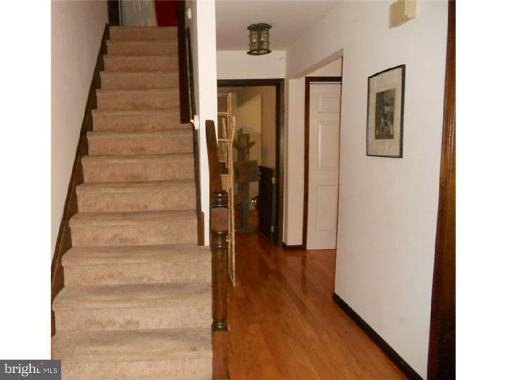 12 Gate Road Tabernacle, NJ 08088 - Photo 2 of 22 Foyer