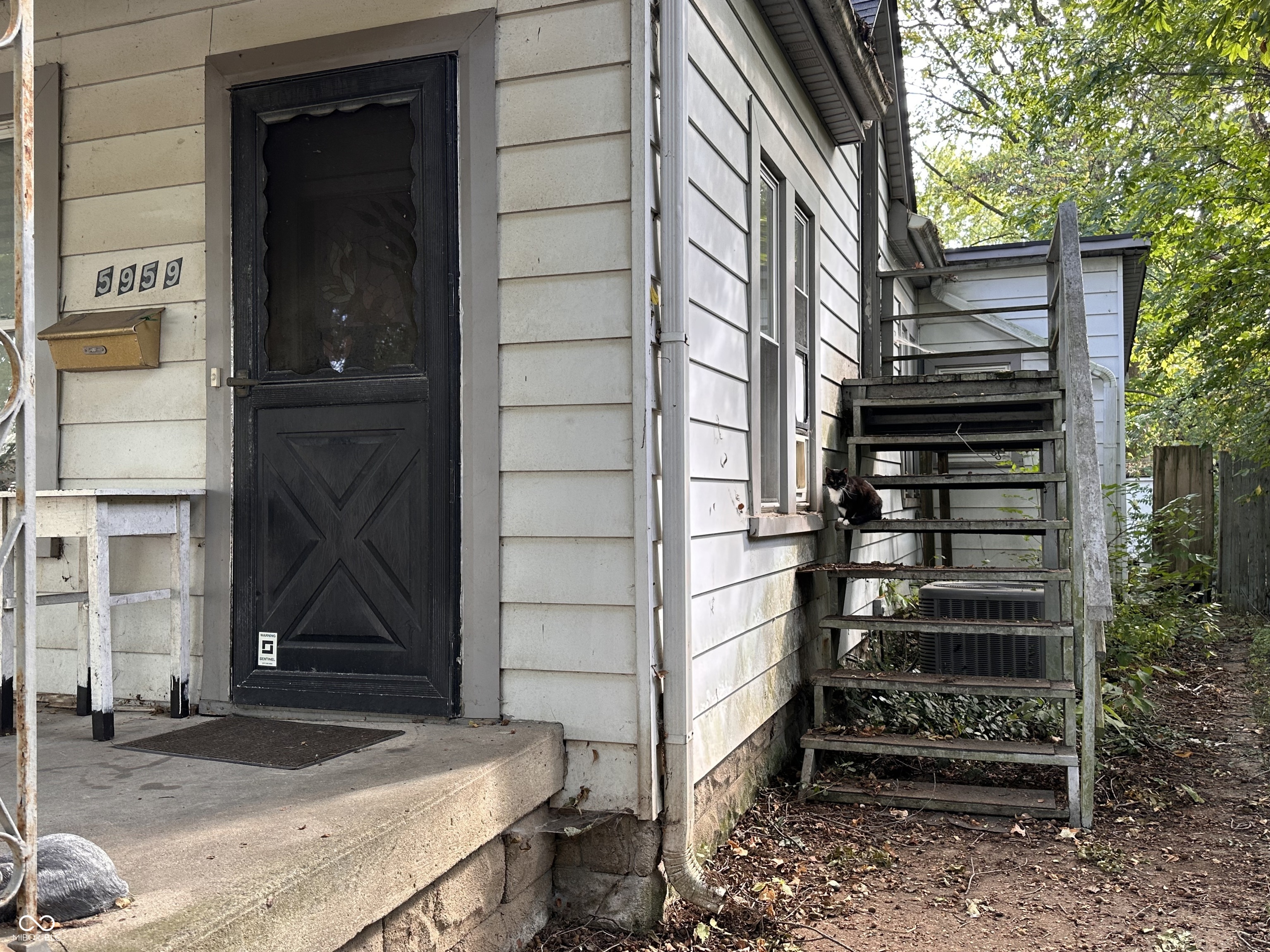 5959 Beechwood Avenue Indianapolis, IN 46219 - Photo 6 of 76