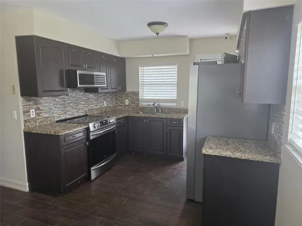 $1,525 | 603 Citrus Avenue, Dundee, FL 33838