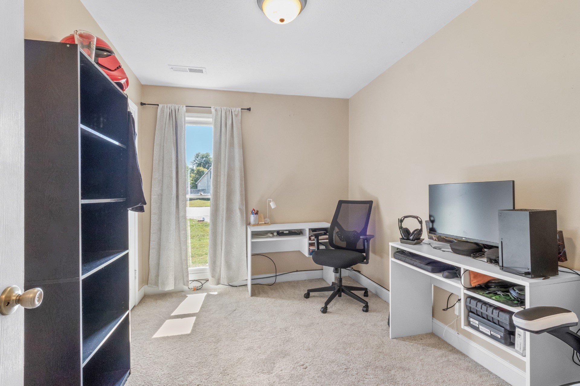 586 Foxfield Road Hopkinsville, KY 42240 - Photo 19 of 30 a workspace with furniture and a window