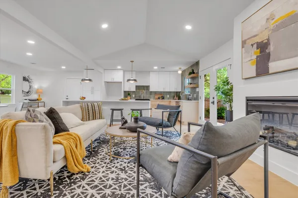 $579,900 | 6807 Roanoke Drive, Austin, TX 78723