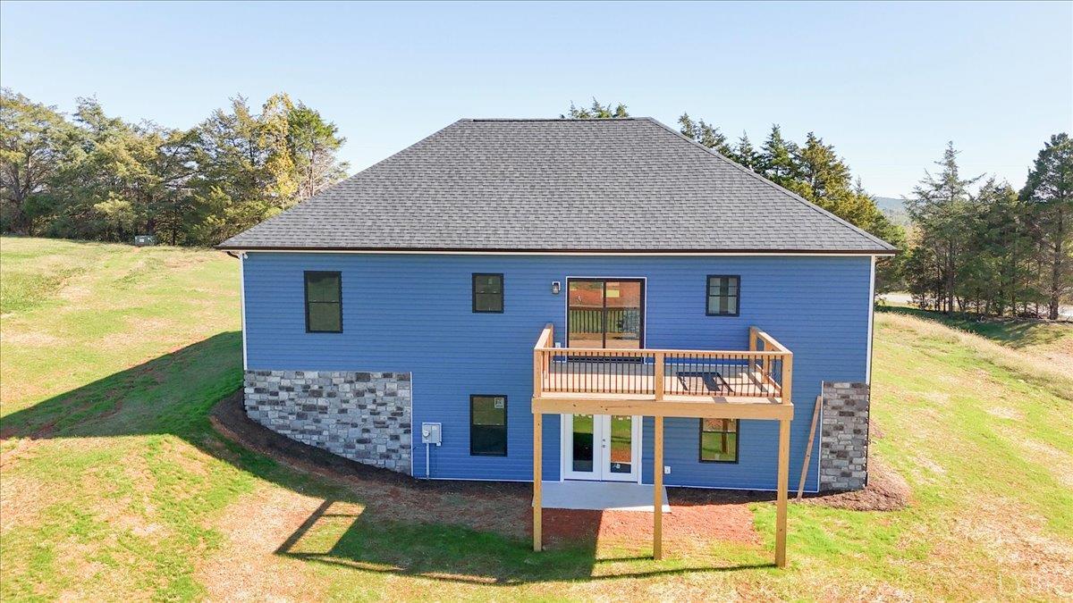 9830 Leesville Road Evington, VA 24550 - Photo 4 of 33 a front view of a house with garden