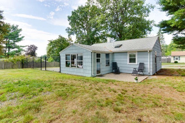 8 Jeffrey Road Billerica, MA 01821 - Photo 18 of 21
