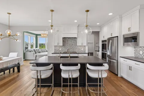 $1,199,900 | 4605 Sunset Lane, Excelsior, MN 55331