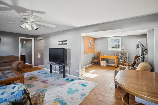 $350,000 | 421 East Altgeld Avenue, Glendale Heights, IL 60139