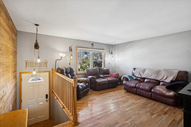 $350,000 | 421 East Altgeld Avenue, Glendale Heights, IL 60139