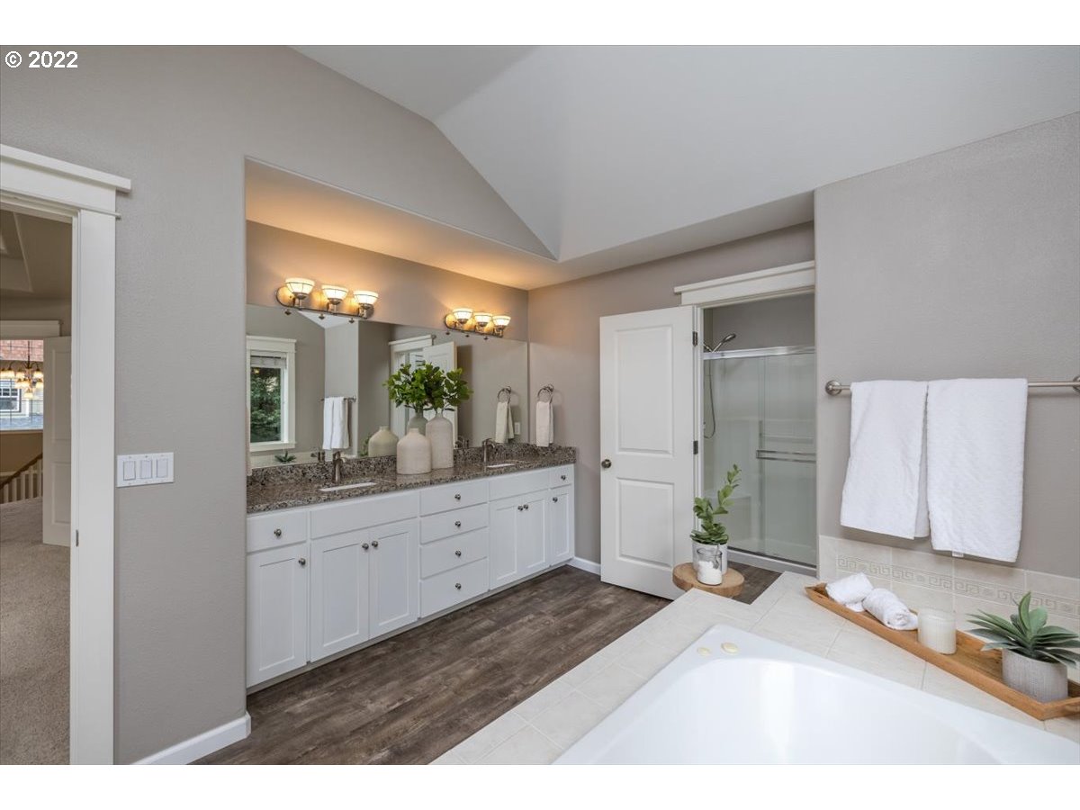 8108 Southwest Roxanne Court Portland, OR 97223 - Photo 17 of 32 Gallery Image 17