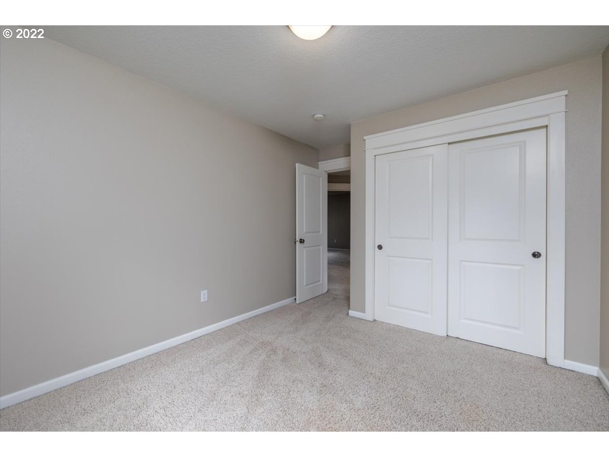8108 Southwest Roxanne Court Portland, OR 97223 - Photo 21 of 32 Gallery Image 21