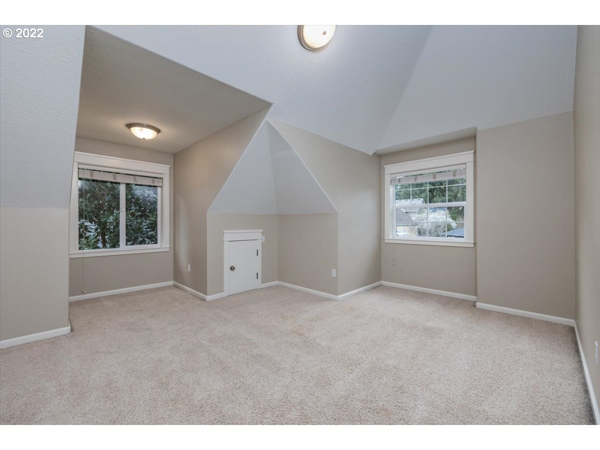 8108 Southwest Roxanne Court Portland, OR 97223 - Photo 22 of 32 Gallery Image 22