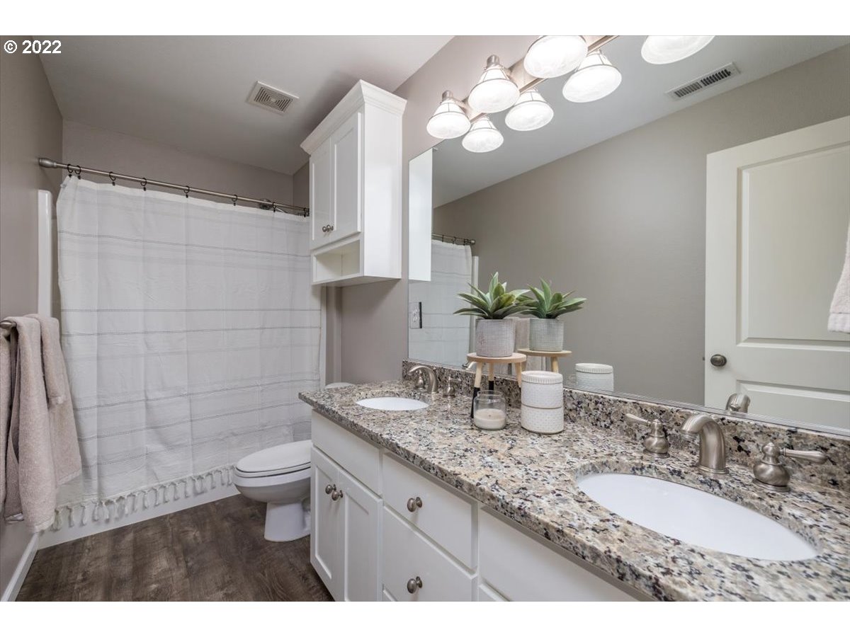 8108 Southwest Roxanne Court Portland, OR 97223 - Photo 23 of 32 Gallery Image 23