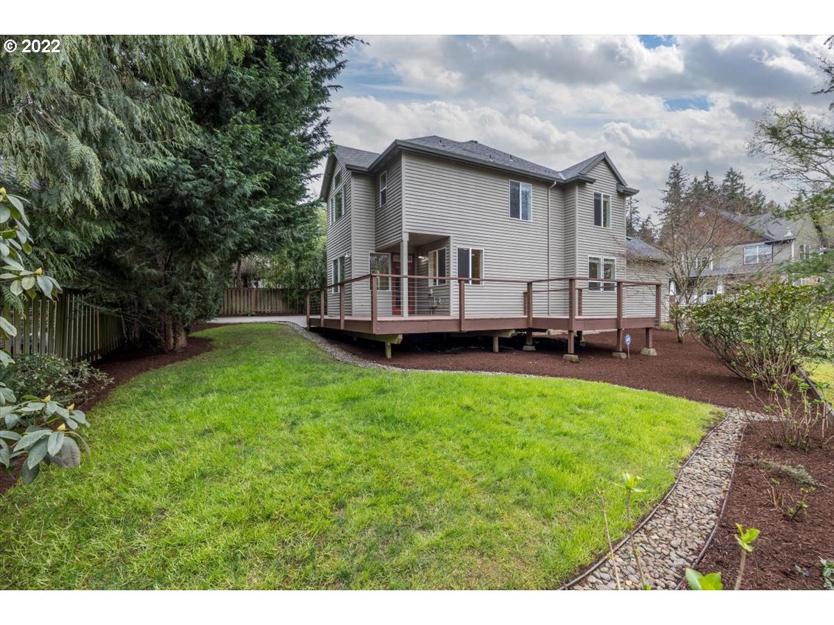8108 Southwest Roxanne Court Portland, OR 97223 - Photo 26 of 32 Gallery Image 26