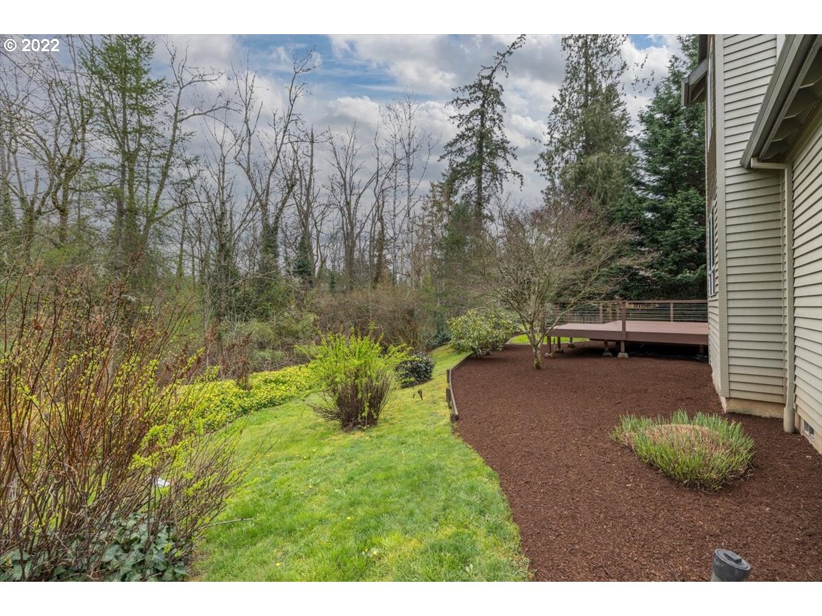 8108 Southwest Roxanne Court Portland, OR 97223 - Photo 28 of 32 Gallery Image 28