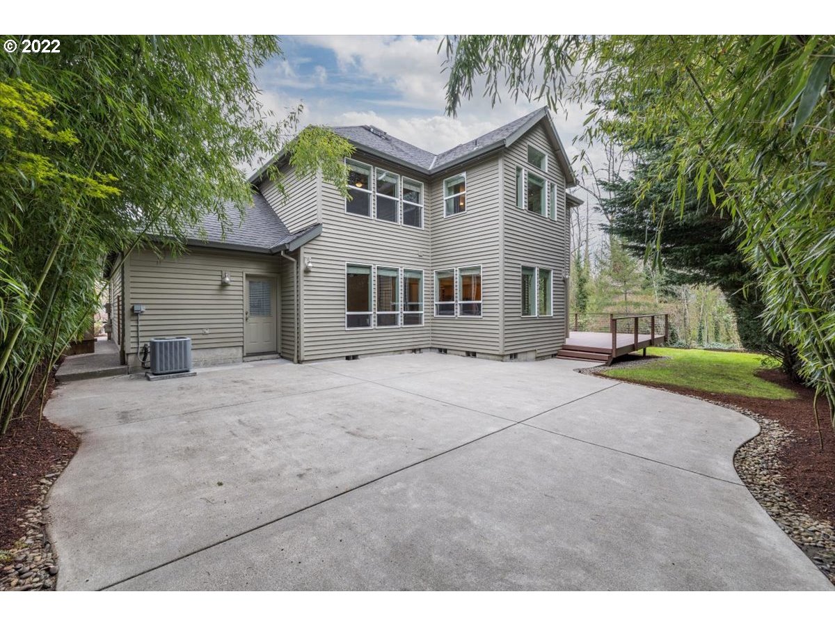 8108 Southwest Roxanne Court Portland, OR 97223 - Photo 29 of 32 Gallery Image 29