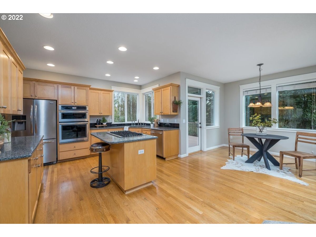 8108 Southwest Roxanne Court Portland, OR 97223 - Photo 10 of 32 Gallery Image 10