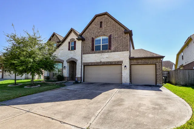 $579,000 | 2446 Flowering Brook Lane, Sugar Land, TX 77479