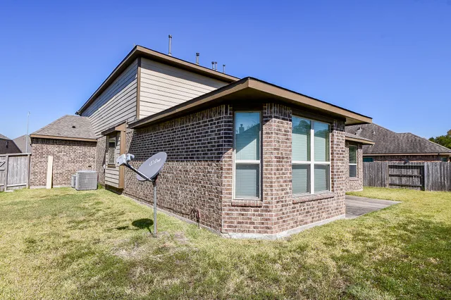 $579,000 | 2446 Flowering Brook Lane, Sugar Land, TX 77479