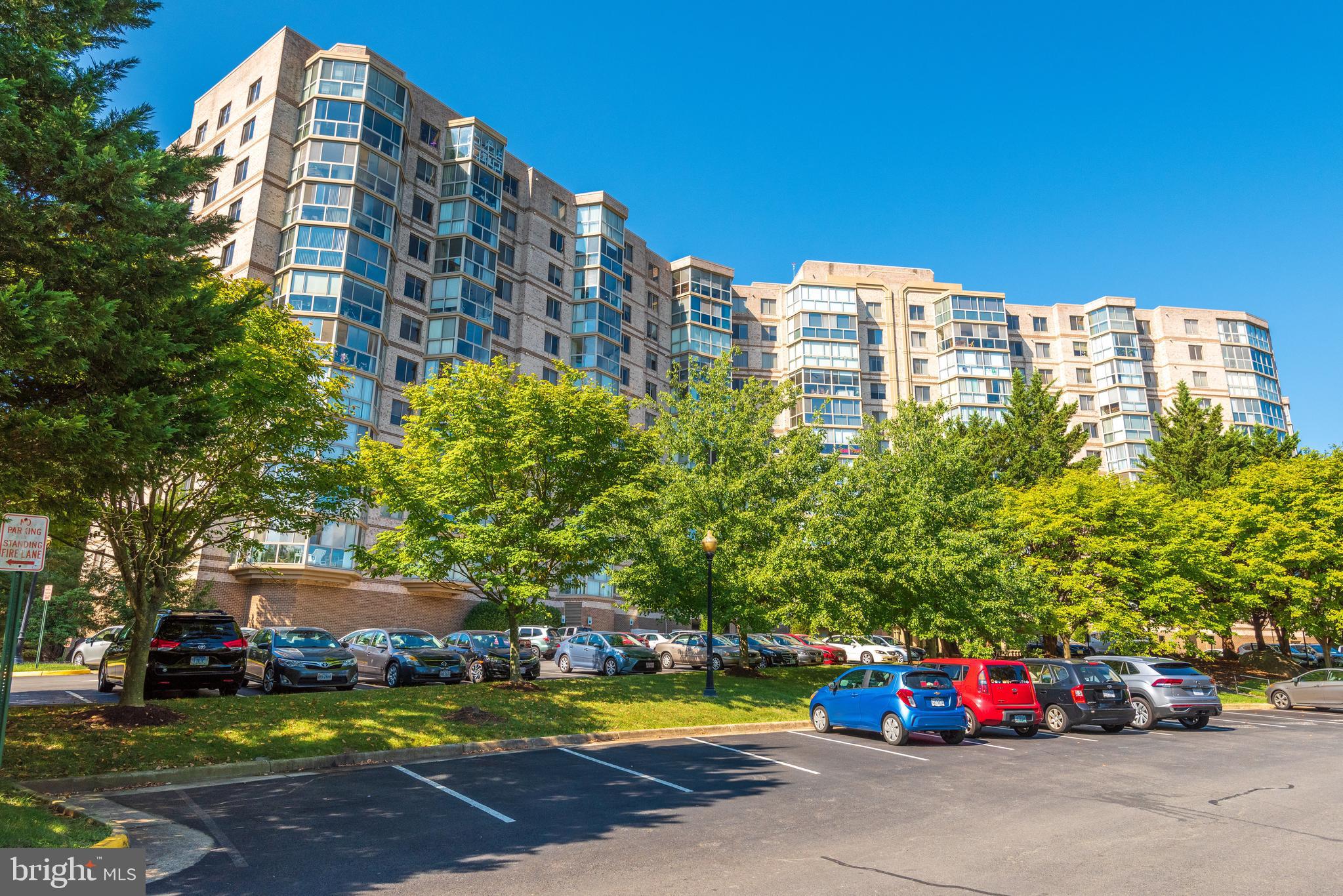 19385 Cypress Ridge Terrace, Unit 514 Leesburg, VA 20176 - Photo 2 of 81 Riverbend