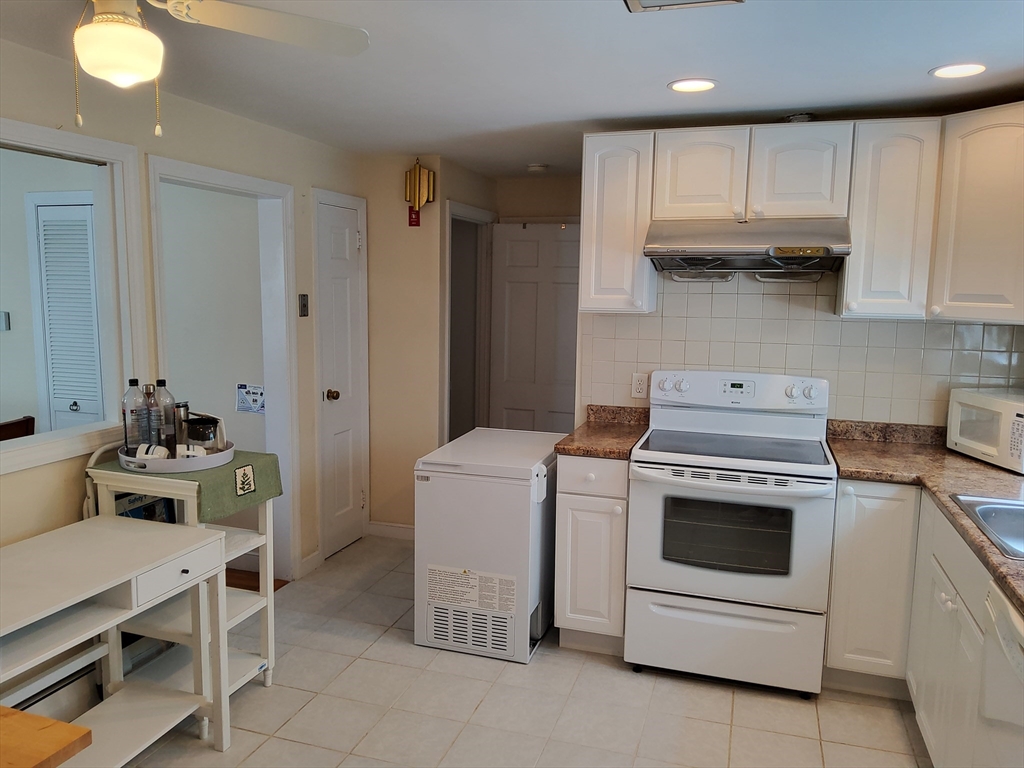 1696 Liberty Street Braintree, MA 02184 - Photo 7 of 16