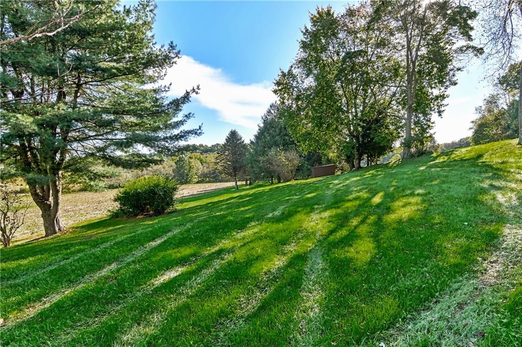 350 Bonniebrook Road Butler, PA 16002 - Photo 6 of 32 Gallery Image 6