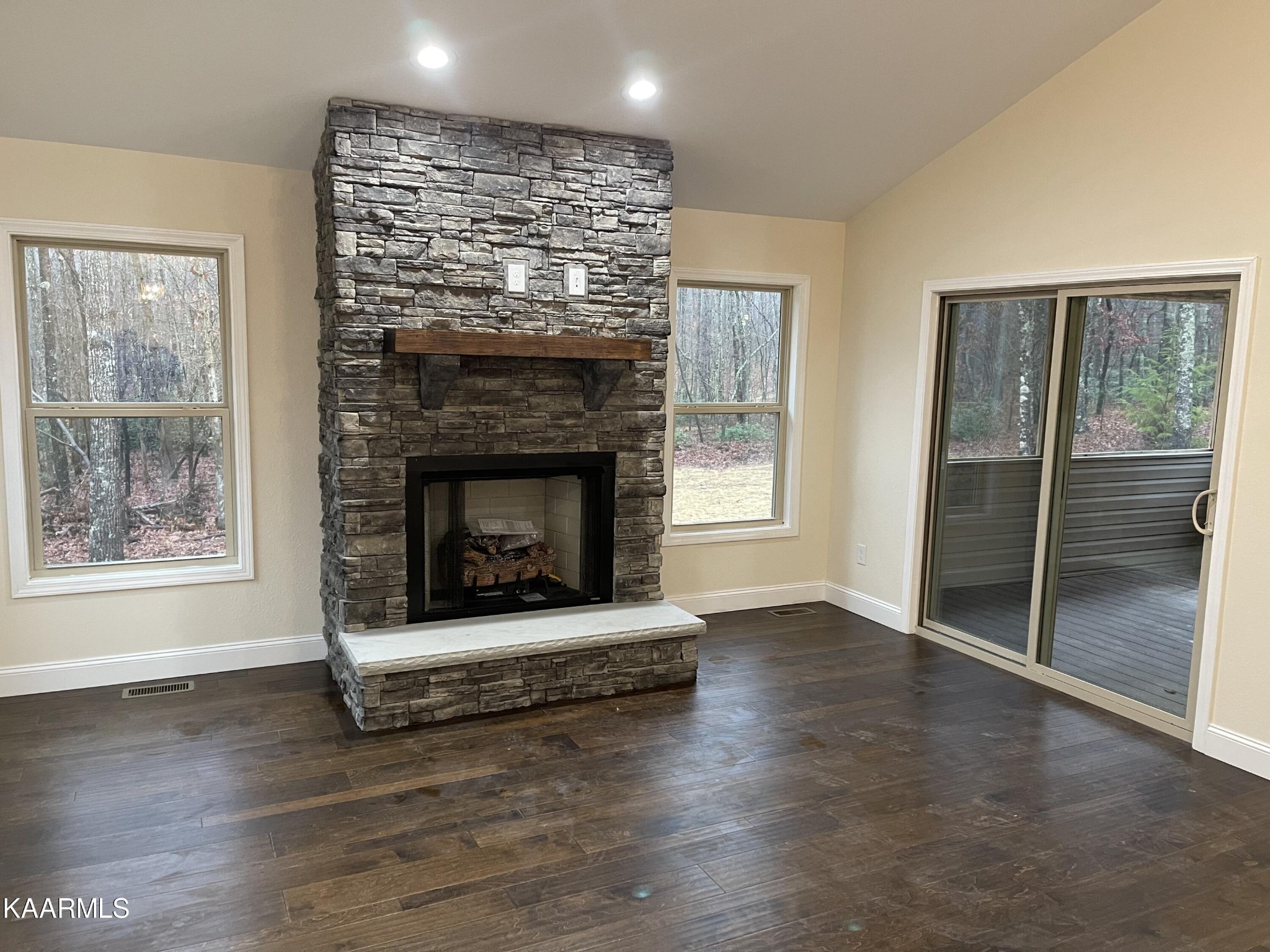 1728 Huckleberry Road Monterey, TN 38574 - Photo 11 of 23 Gallery Image 11