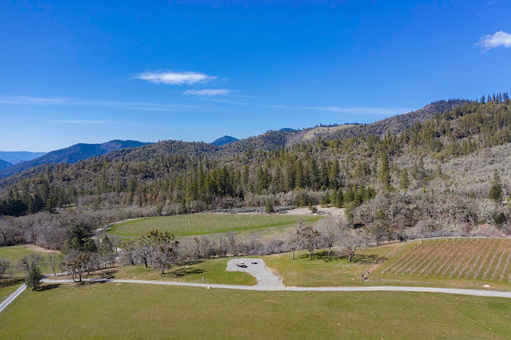 1629 Slagle Creek Road Grants Pass, OR 97527 - Photo 27 of 37 36