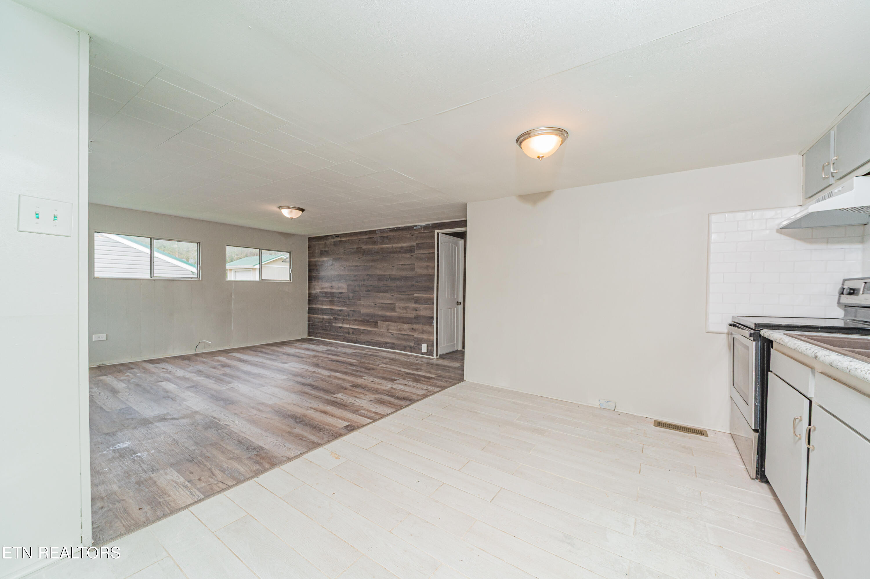 153 Johnson Road Oak Ridge, TN 37830 - Photo 11 of 27 153-Johnson-rd-20