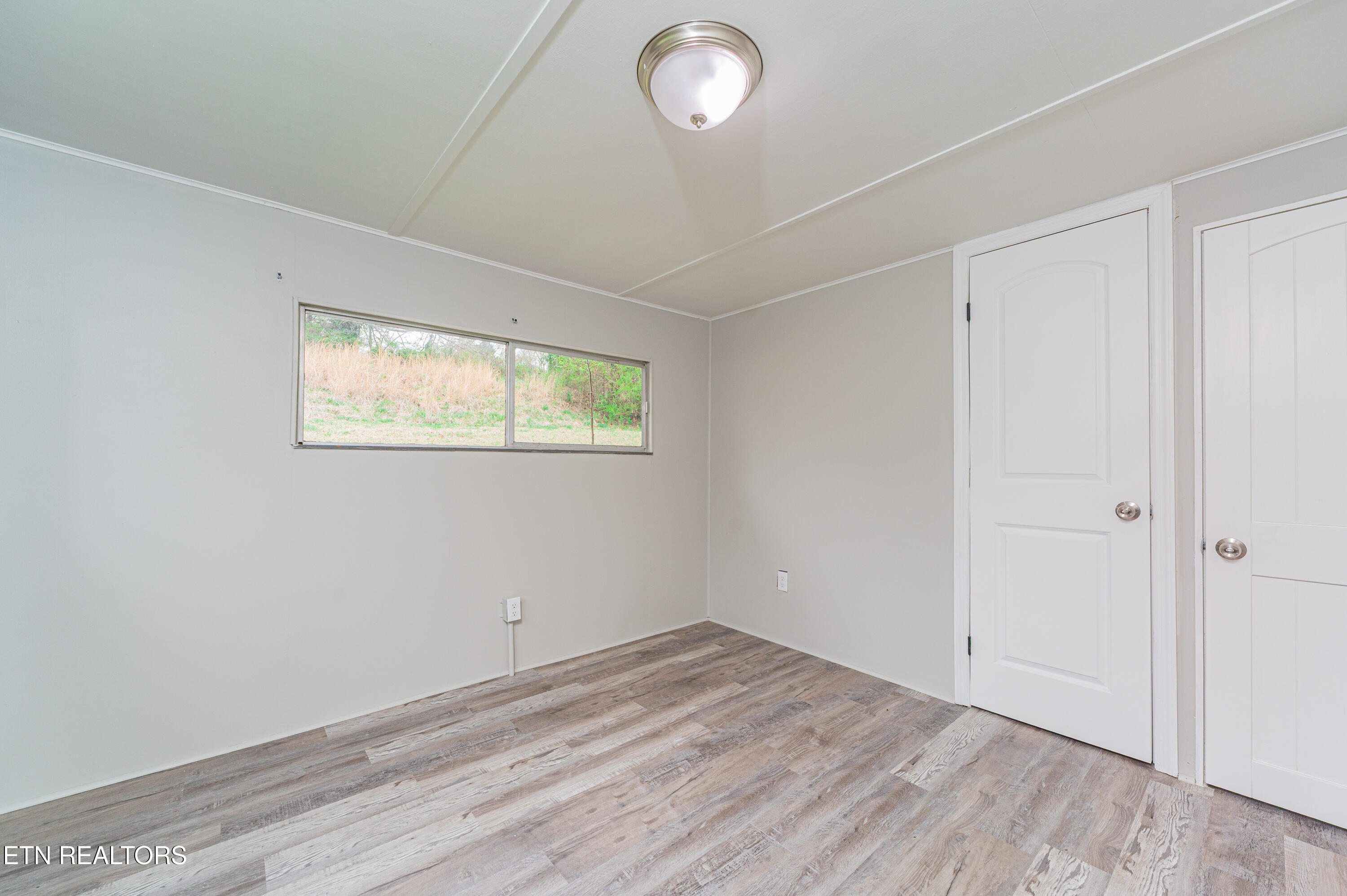 153 Johnson Road Oak Ridge, TN 37830 - Photo 21 of 27 Bedroom