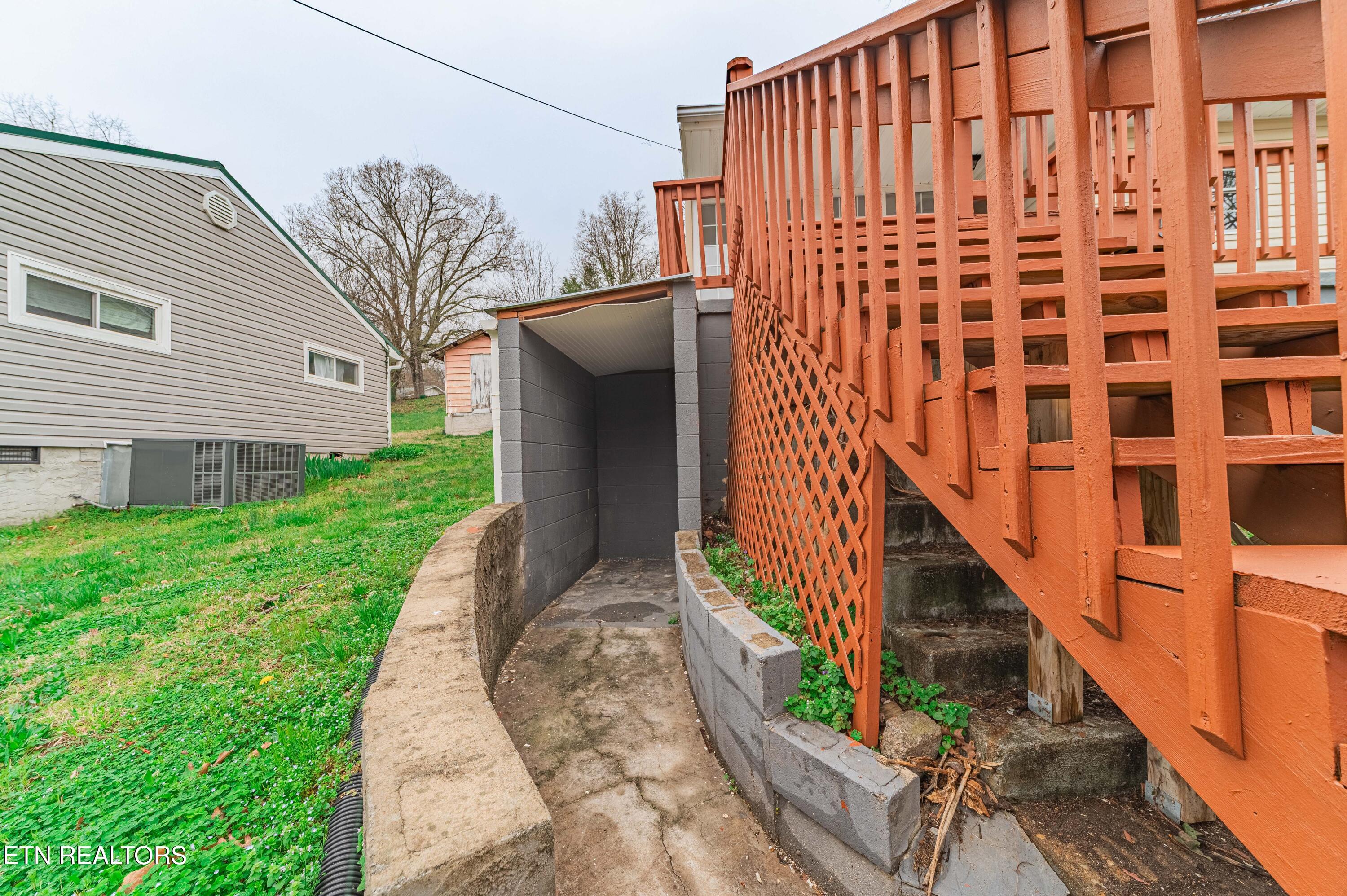 153 Johnson Road Oak Ridge, TN 37830 - Photo 22 of 27 153-Johnson-rd-22