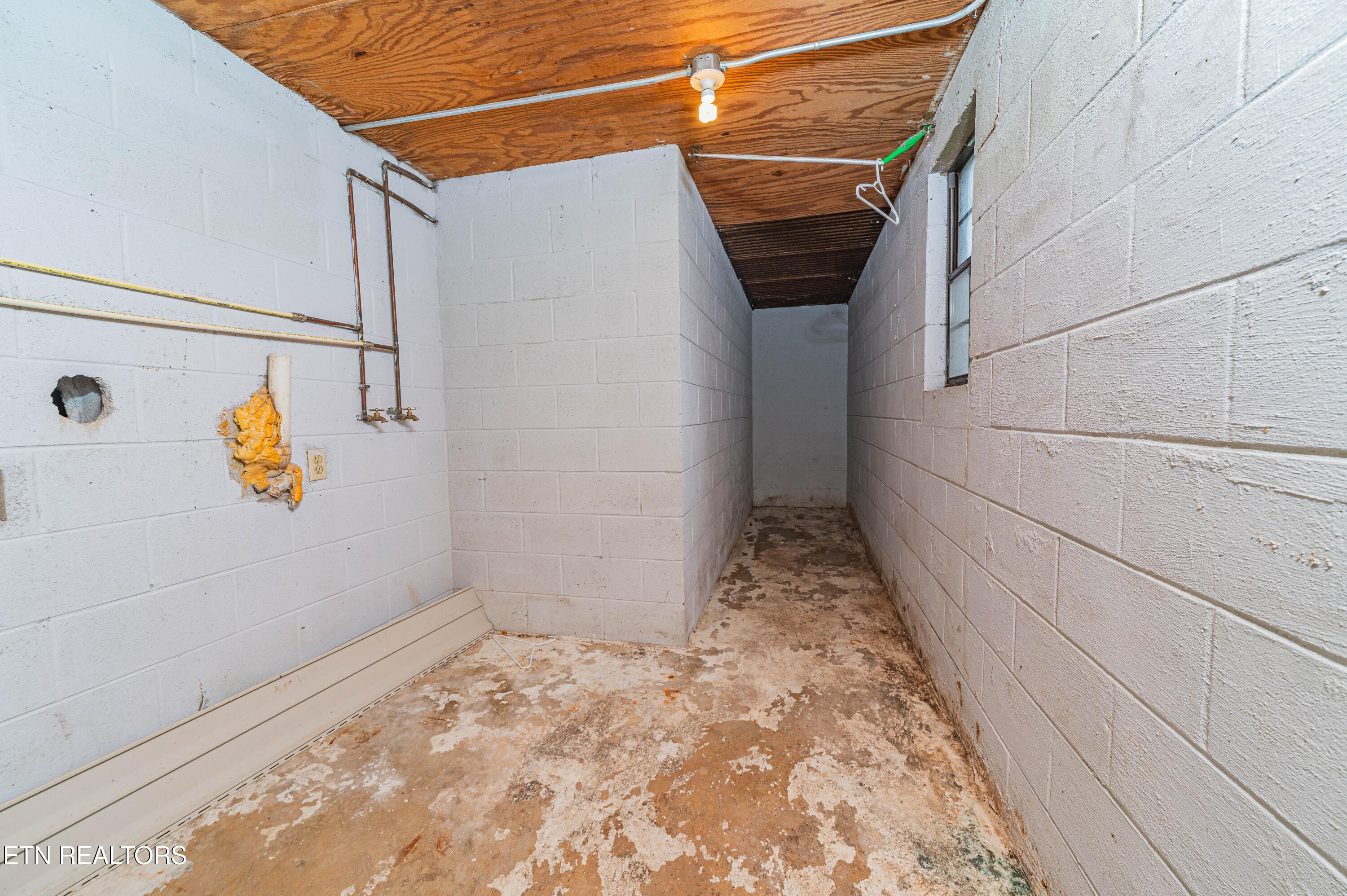 153 Johnson Road Oak Ridge, TN 37830 - Photo 24 of 27 Basement