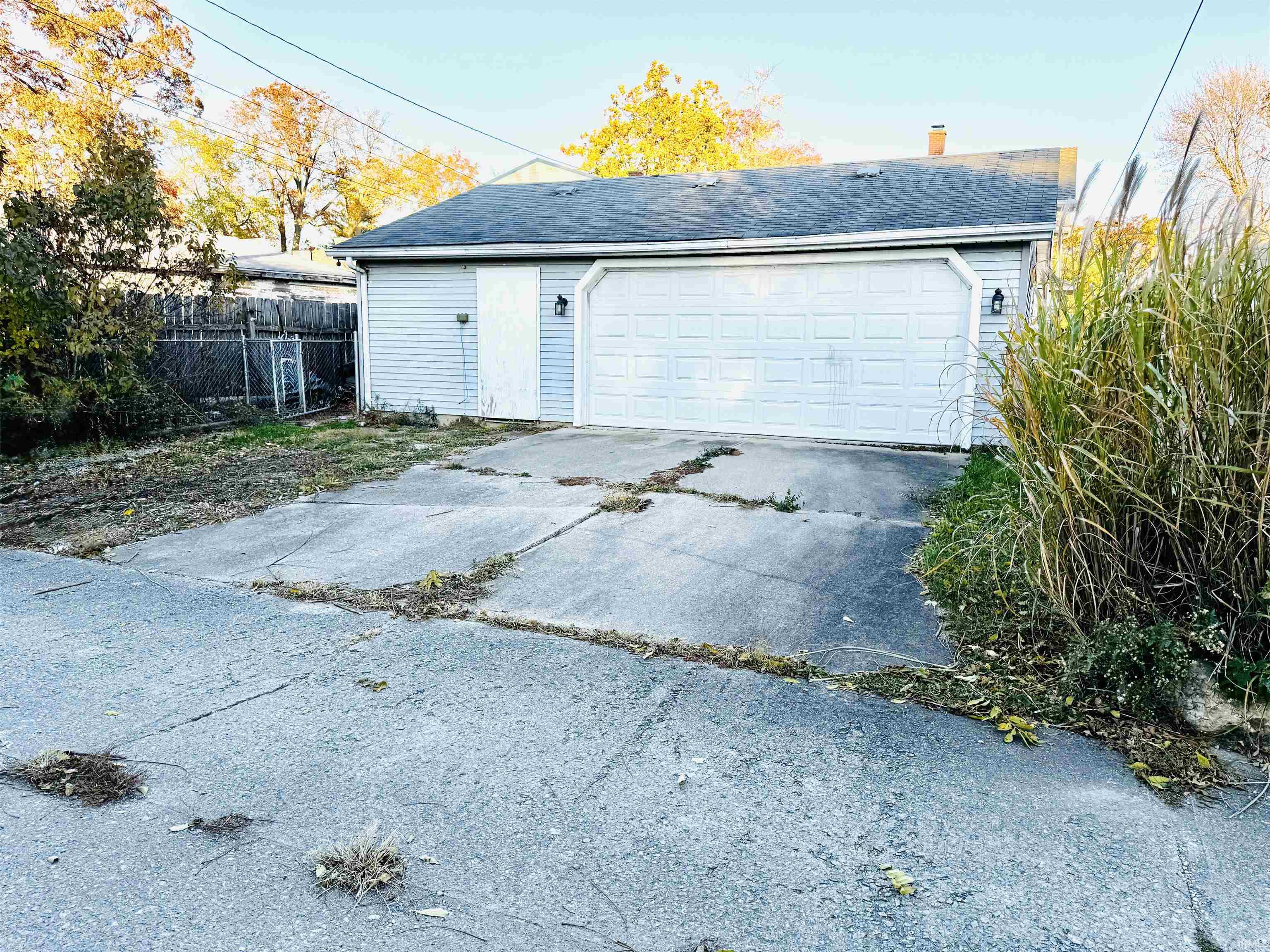 4018 Webster Street Fort Wayne, IN 46807 - Photo 3 of 17