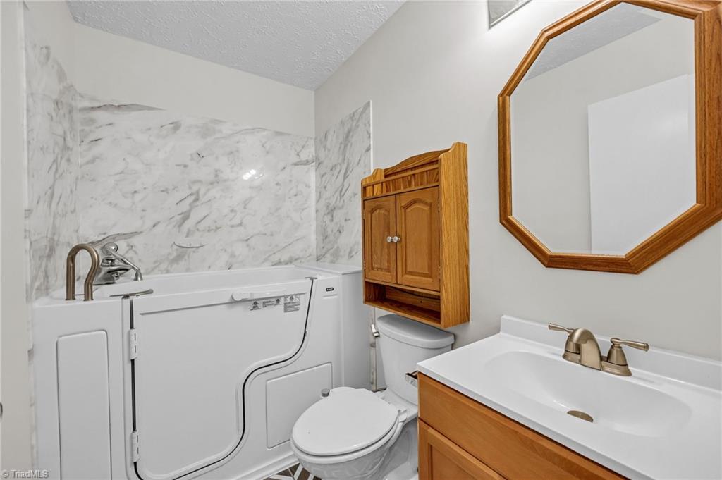 460 Boone Road Burlington, NC 27217 - Photo 21 of 32 Gallery Image 21