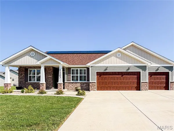 $449,900 | 3463 Dakota Drive, Shiloh, IL 62221