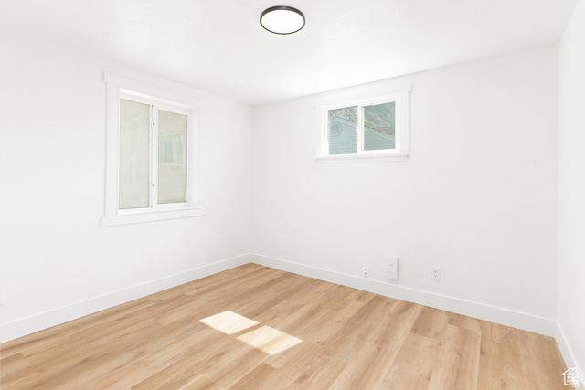 372 East 400 North Springville, UT 84663 - Photo 15 of 27 Recessed lighting, light wood-finish flooring, white walls, and white trim