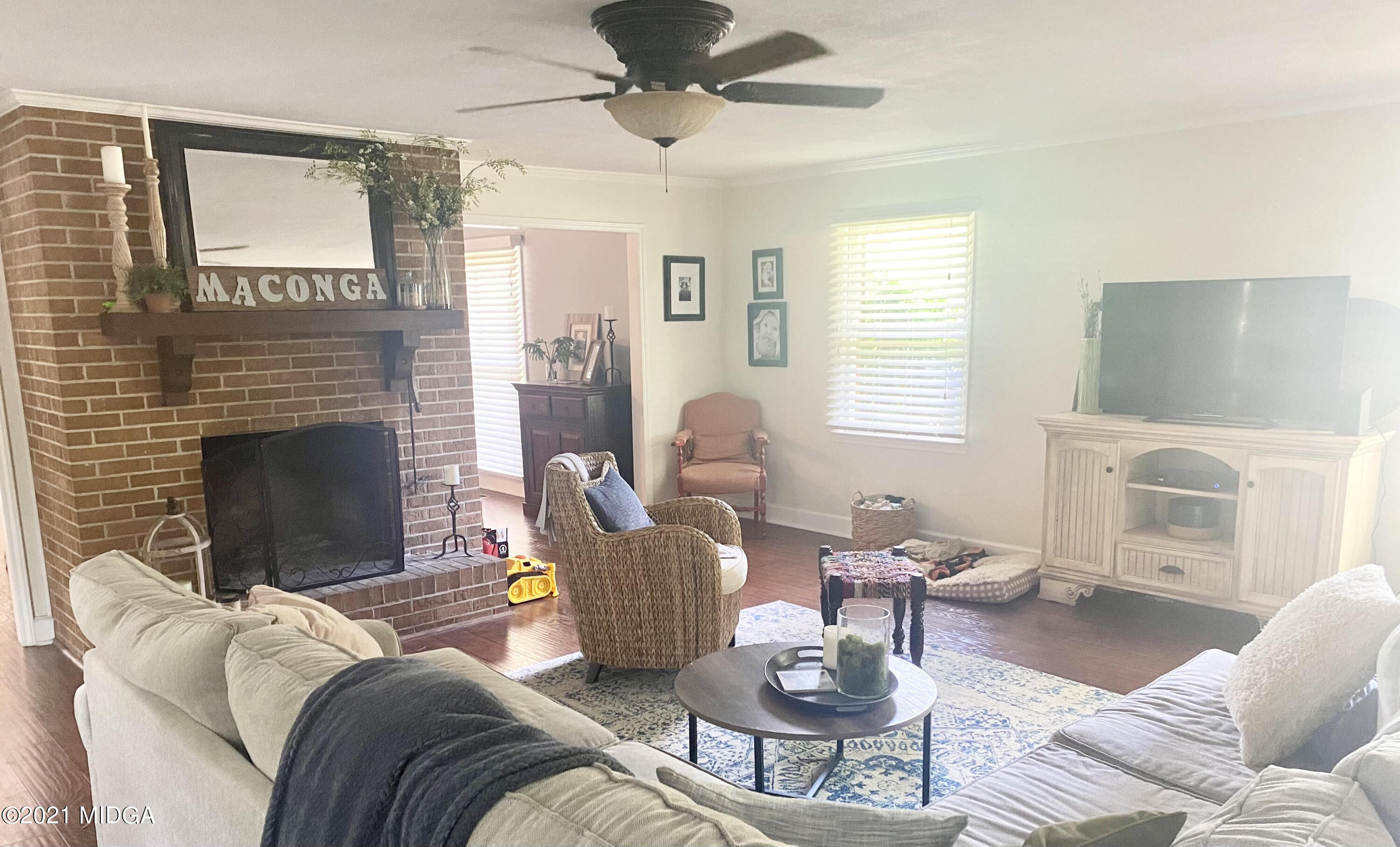 4766 Oxford Road Macon, GA 31210 - Photo 2 of 31 Den 2