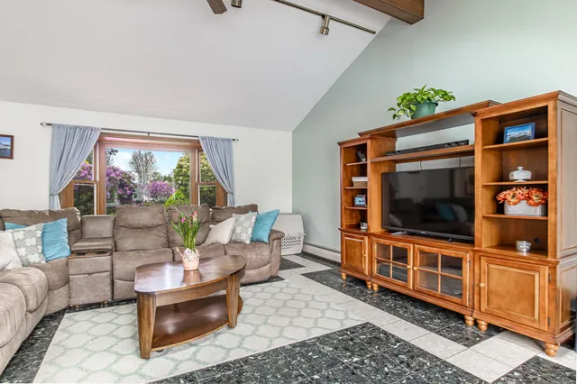 $1,995,000 | 626 Highway 1, Scarborough, ME 04074