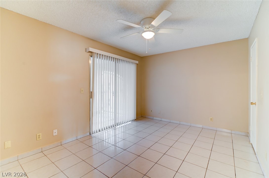 824 Hedge Way, Unit 2 Las Vegas, NV 89110 - Photo 2 of 11