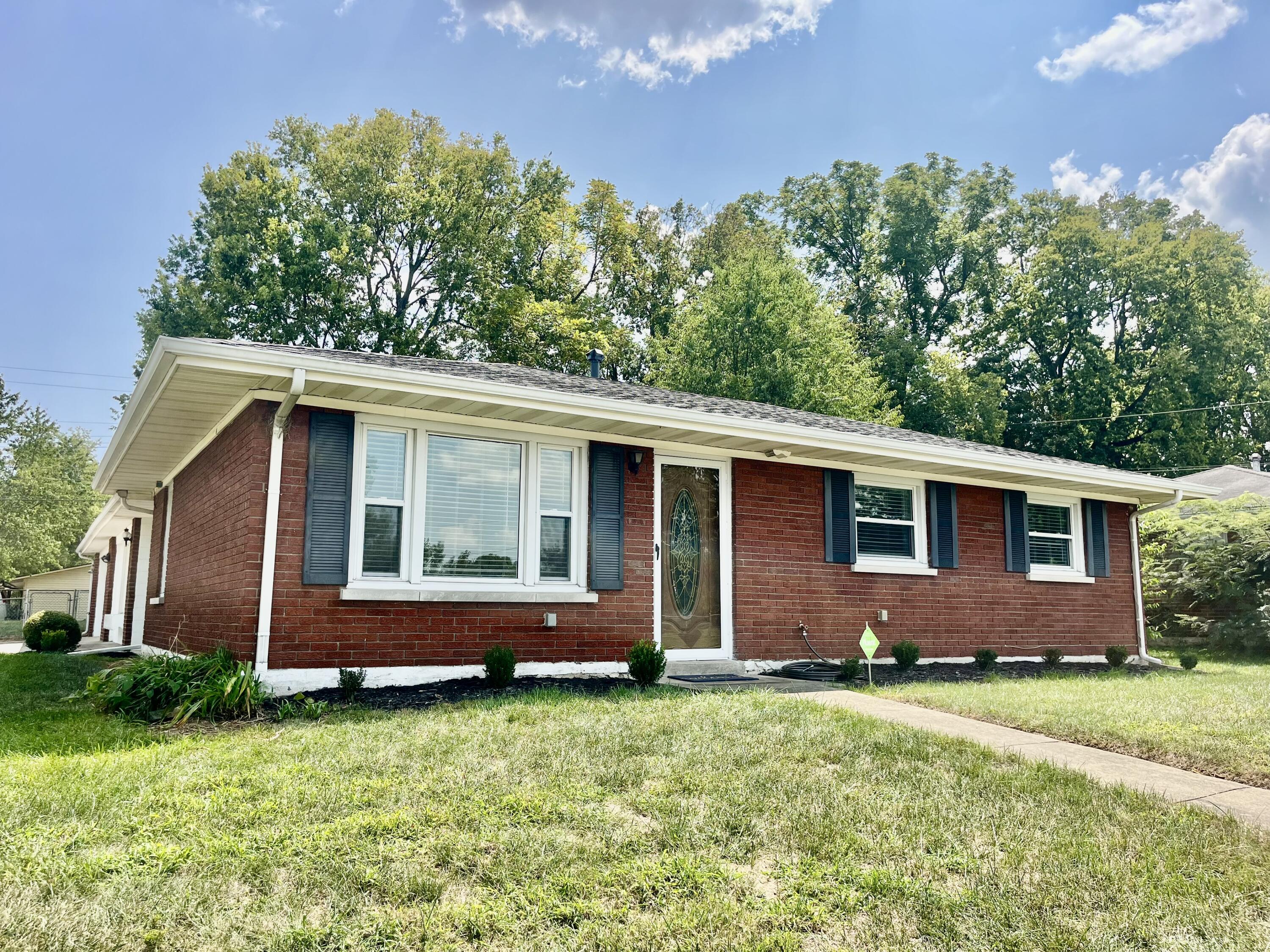 658 Eden Road Lexington, KY 40505 - Photo 1 of 24 IMG_5688