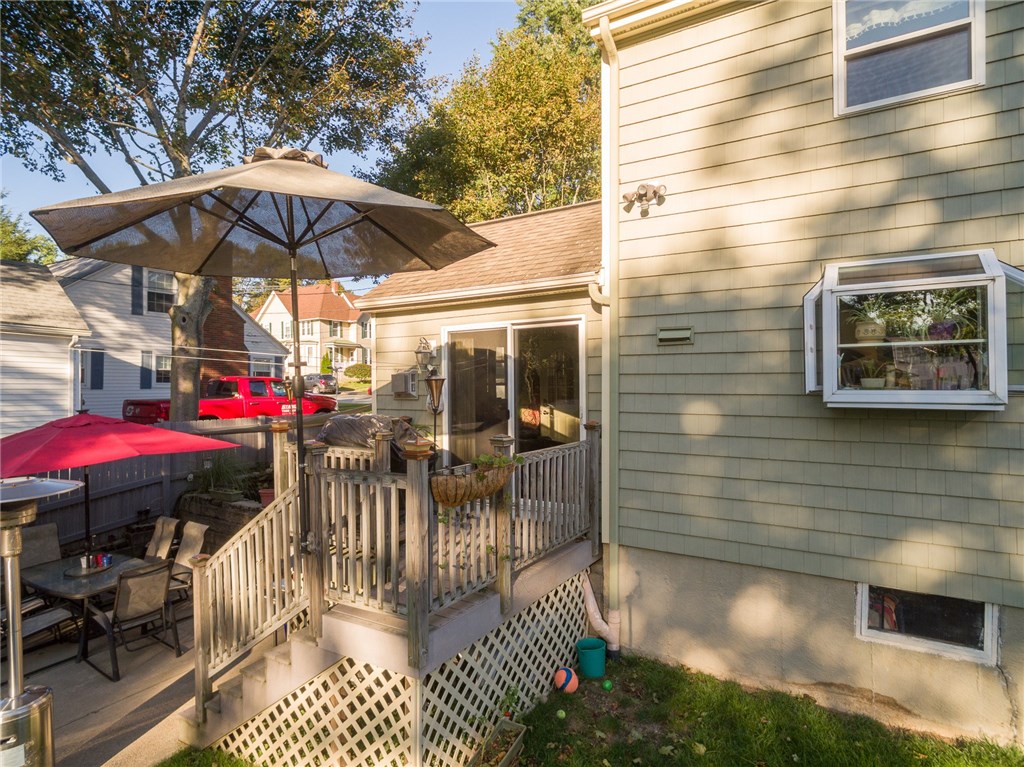 257 Orchard Street Woonsocket, RI 02895 - Photo 5 of 12