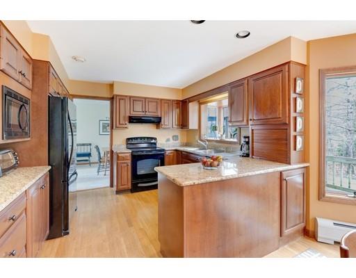 86 R Aucoot Road Mattapoisett, MA 02739 - Photo 5 of 25 Gallery Image 5