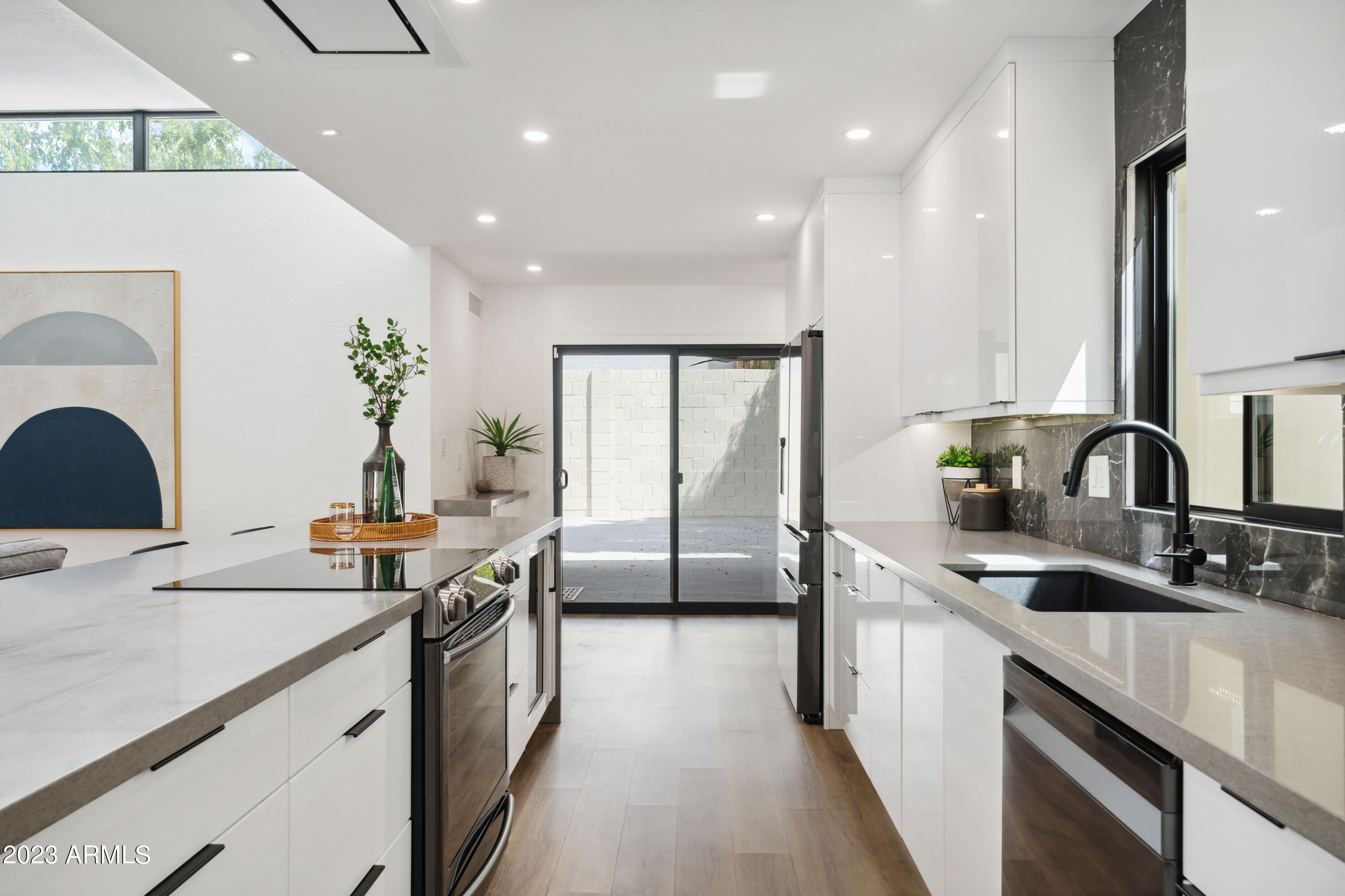 4336 East Piccadilly Road Phoenix, AZ 85018 - Photo 15 of 42 Kitchen & Wine Fridge