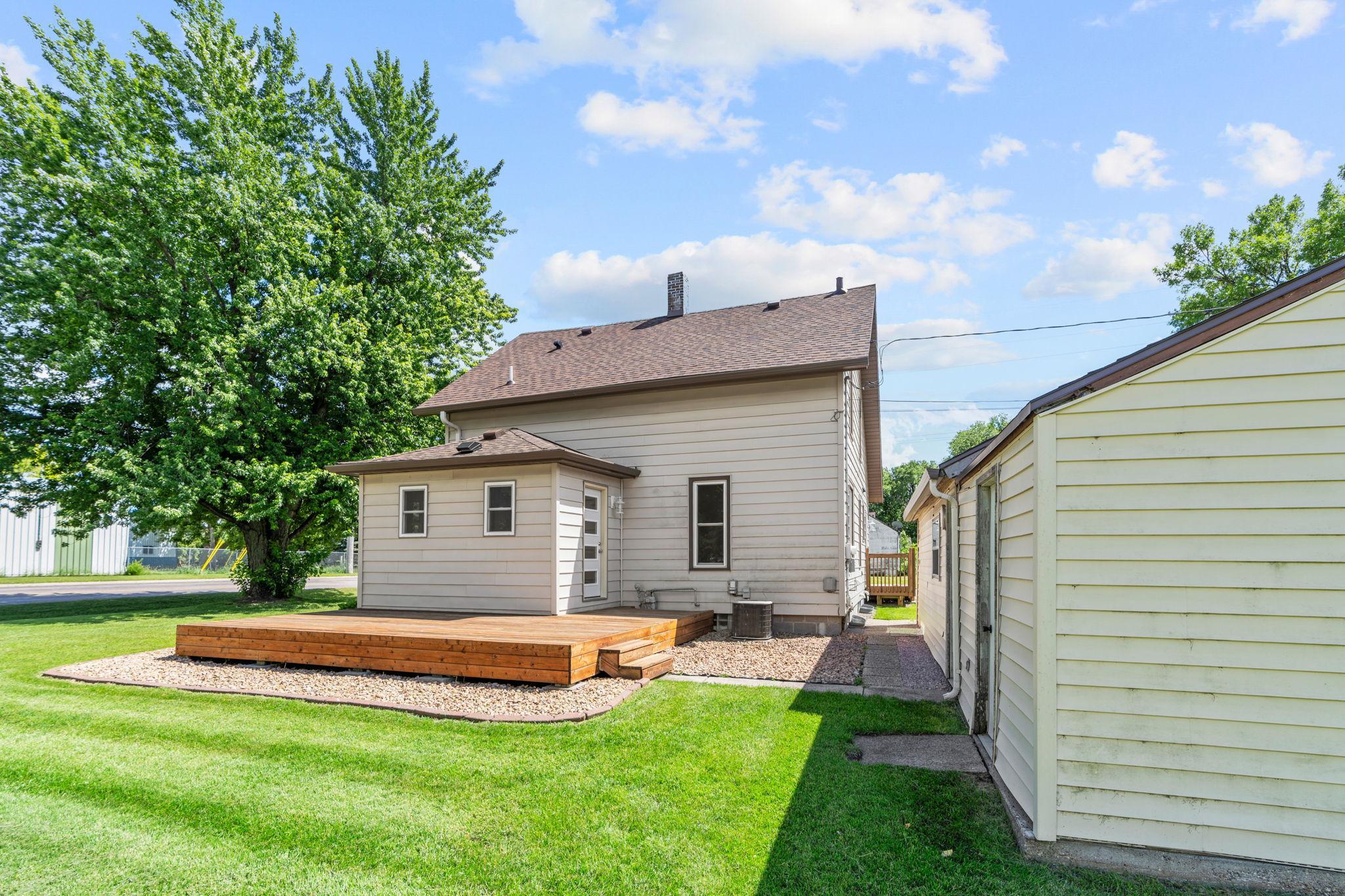 720 Fir Avenue Bird Island, MN 55310 - Photo 8 of 55