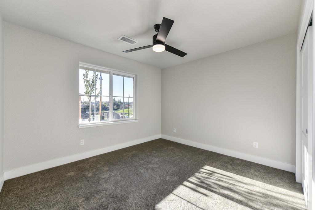 2667 Commons Place Auburn, CA 95603 - Photo 24 of 30 a view of an empty room and window