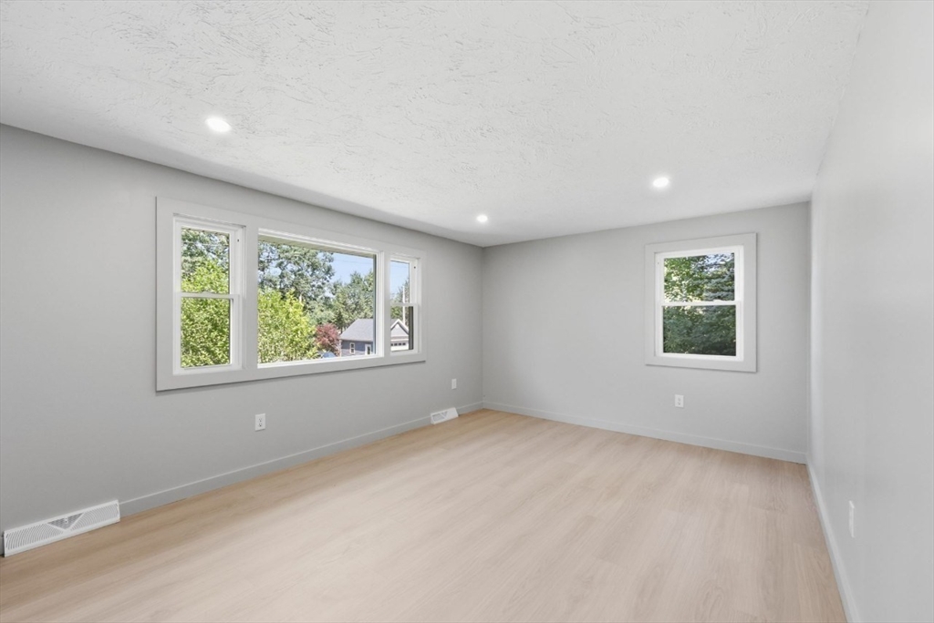 71 Beech Street Palmer, MA 01069 - Photo 20 of 38
