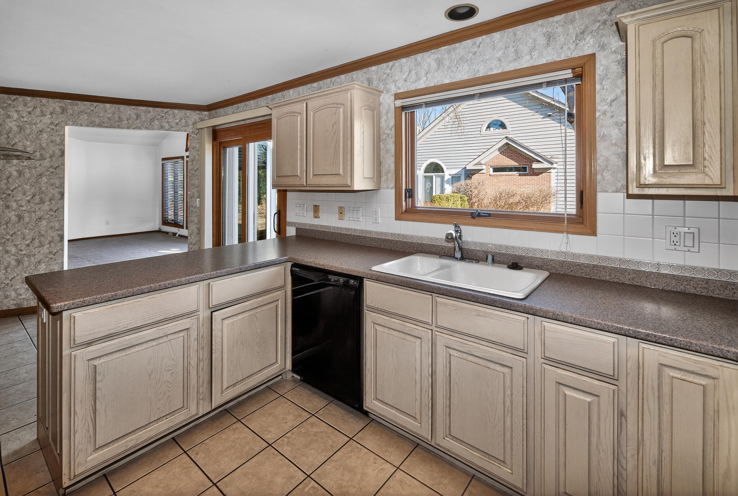 2415 Walnut Grove Court, Unit B Brookfield, WI 53005 - Photo 15 of 28 Kitchen
