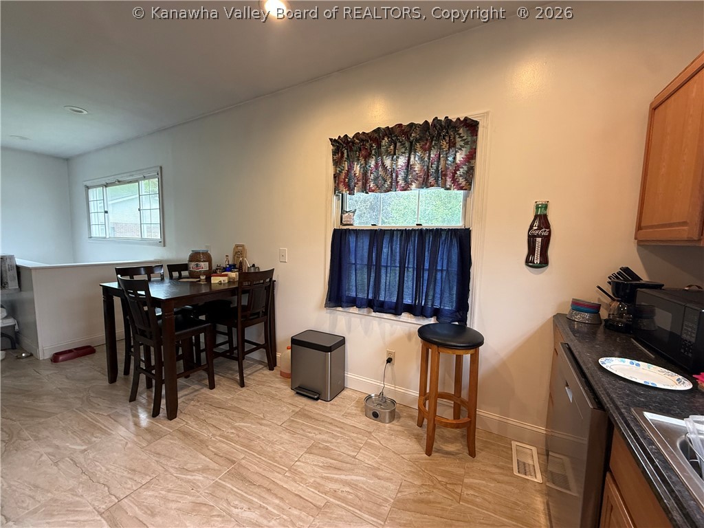 1663 Grapevine Road Charleston, WV 25320 - Photo 9 of 19 Gallery Image 9