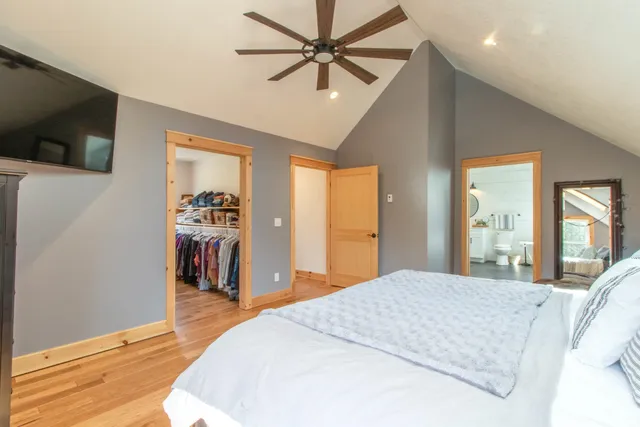 $769,900 | 51 Lakeview Road, Westmore, VT 05822