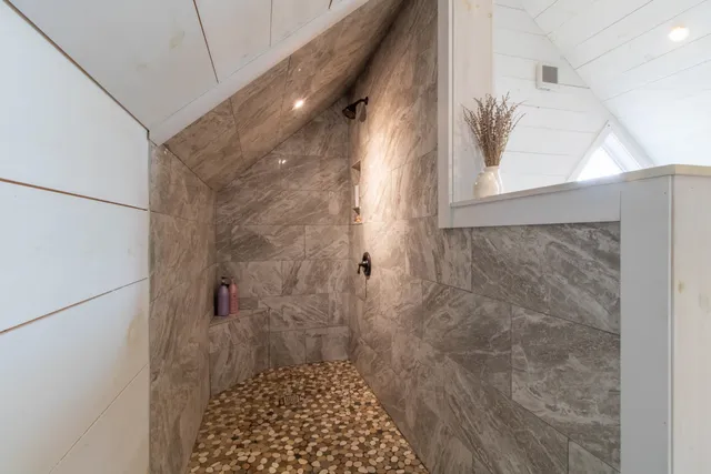 $769,900 | 51 Lakeview Road, Westmore, VT 05822